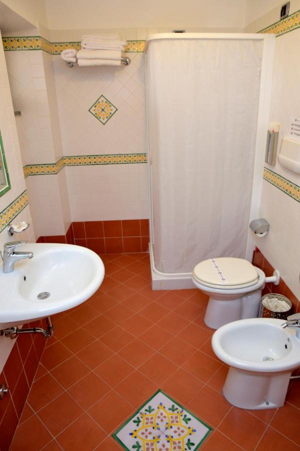 Hotel Principe Di Rinella Leni Εξωτερικό φωτογραφία